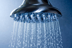Comment nettoyer et entretenir un pommeau de douche anti-calcaire