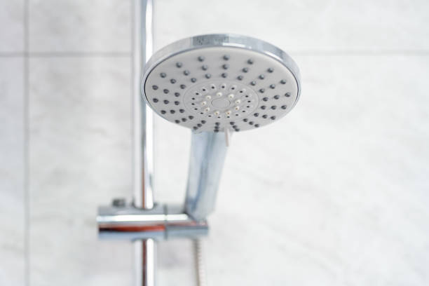 Comment nettoyer et entretenir un pommeau de douche anti-calcaire