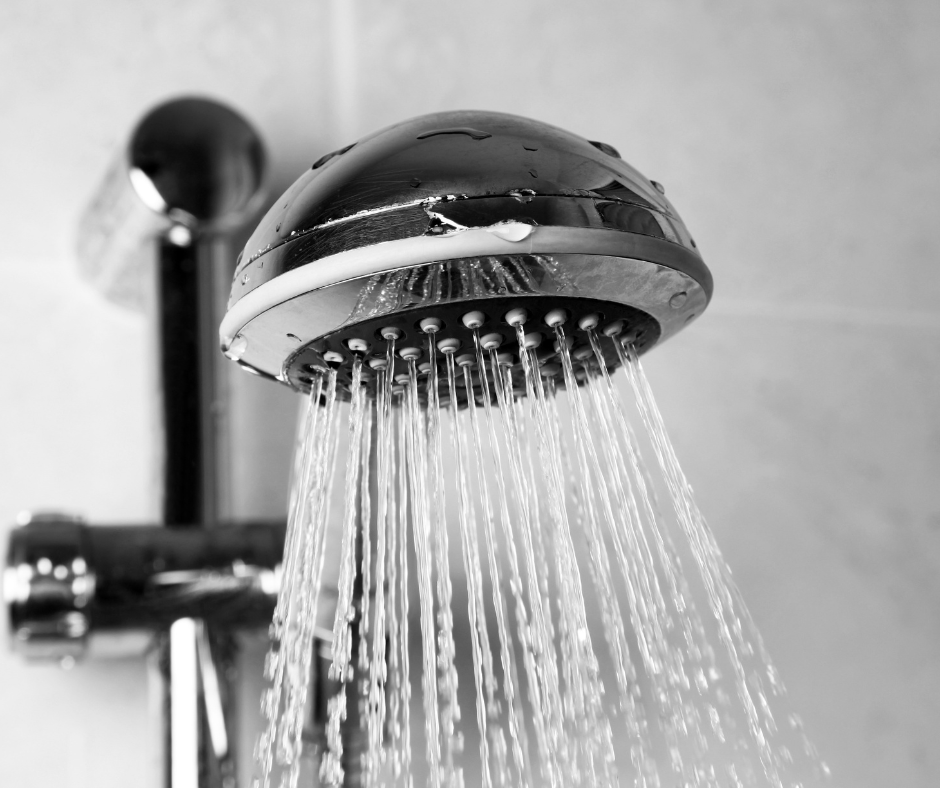 Comment nettoyer et entretenir un pommeau de douche anti-calcaire