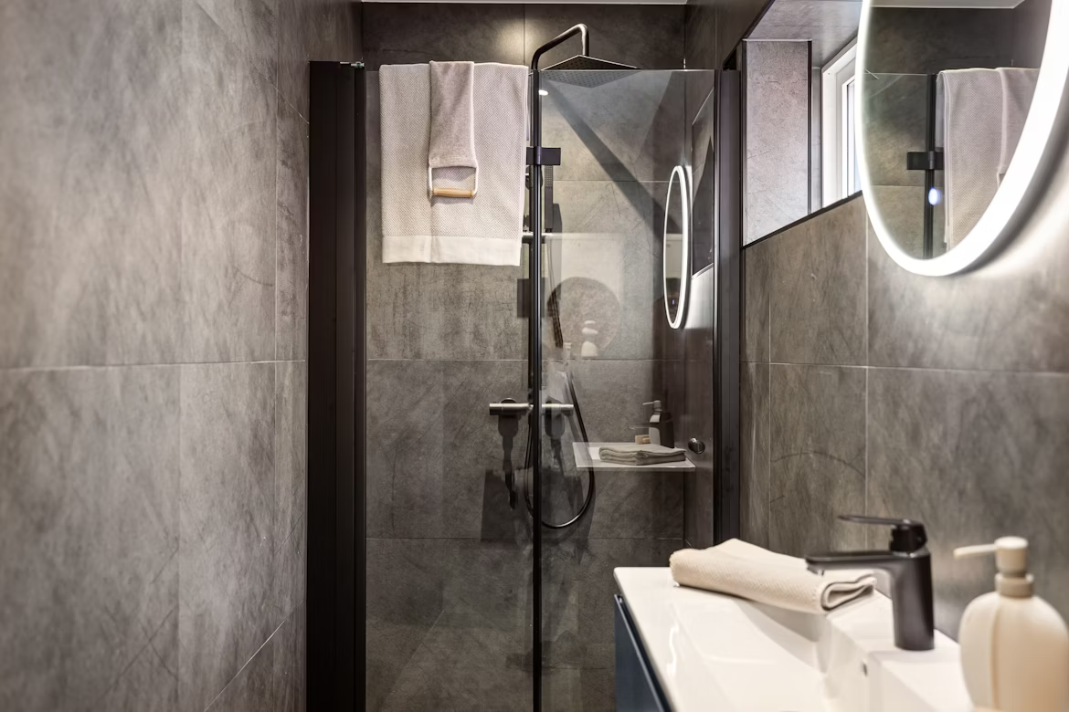 Cabine de Douche : TOP 7 Modèles 70x70 à 80x120 (Guide 2025)