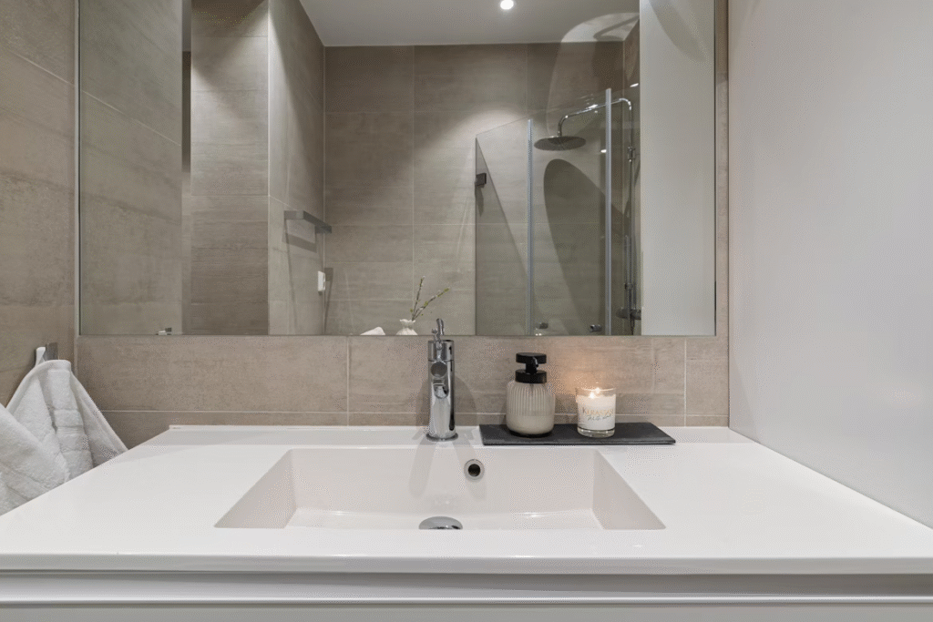 Cabine de Douche : TOP 7 Modèles 70x70 à 80x120 (Guide 2025)