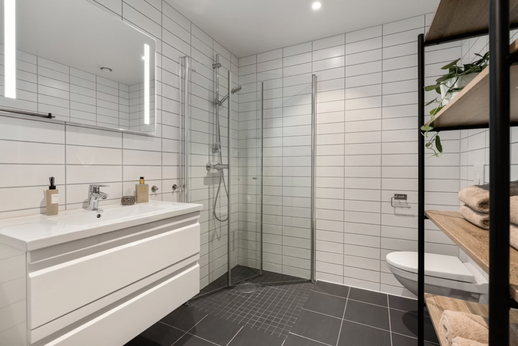 Receveur de Douche : TOP 7 Modèles 2025 + Guide Siphon Extra-Plat !