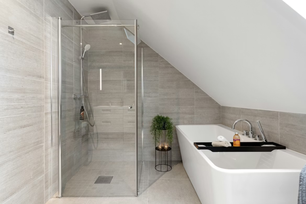 Douche vs baignoire : comment faire le bon choix pour votre salle de bain ?