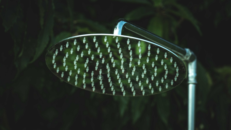 Quel est le meilleur pommeau de douche anti-calcaire made in France ? Comparatif 2026