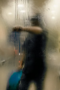 Comment enlever le calcaire sur une paroi de douche en verre