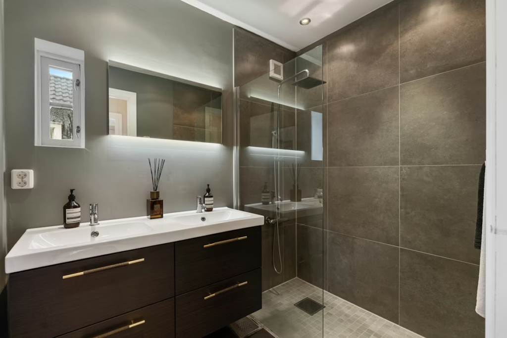 Comment choisir une vanité de salle de bain au Québec : guide complet (tailles, styles, prix 2026)