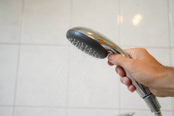 Pommeau de Douche Économie d'Eau : Comment Réduire sa Consommation de 50% Sans Perdre en Pression