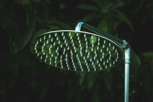 Pommeau de douche filtrant Seoni : notre avis honnête (calcaire, cheveux, peau)