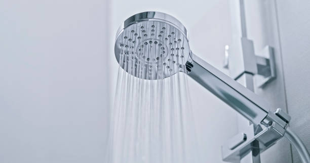 Hauteur ideale pour un pommeau de douche : norme, reglages et conseils d'installation