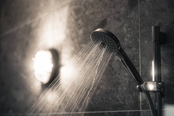 Pommeau de douche qui coule après fermeture : pourquoi ça arrive et comment y remédier
