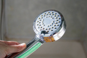 Pommeau de Douche Économie d'Eau : Comment Réduire sa Consommation de 50% Sans Perdre en Pression