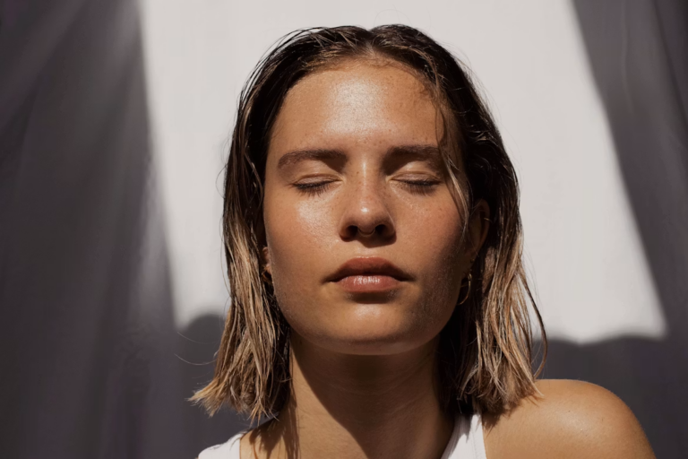 Eau calcaire, cheveux et peau : effets réels et solutions concrètes