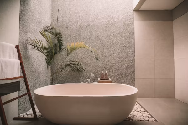 Quelle matière choisir pour un receveur de douche ? Résine, céramique, acrylique comparées
