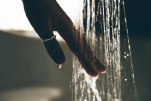 Douche sensorielle : quel prix, et où en trouver une (maison ou spa) ?