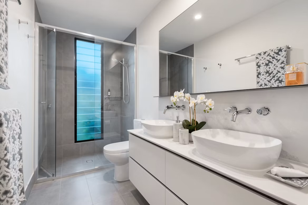 Prix d'une salle de bain en 2026 : combien prévoir selon vos travaux