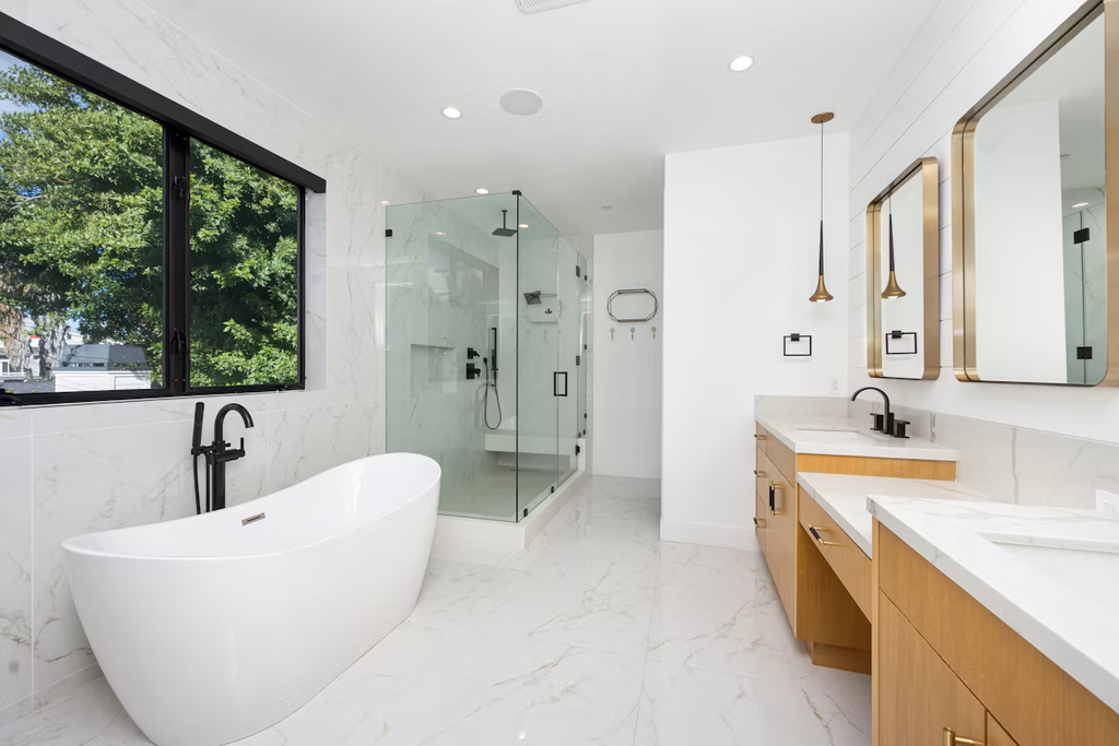 Prix d'une salle de bain en 2026 : combien prévoir selon vos travaux